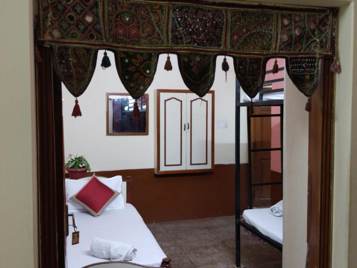 Hotel Nomadic Джайсалмер Экстерьер фото